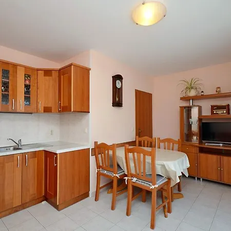 Veljko Apartman *